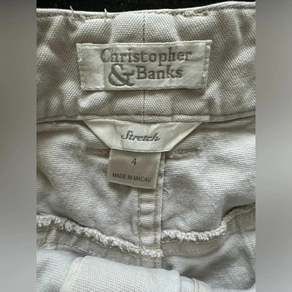 Christopher and Banks Tan Casual Shorts Size 4 Tan Pockets Lightweight - Picture 4 of 4